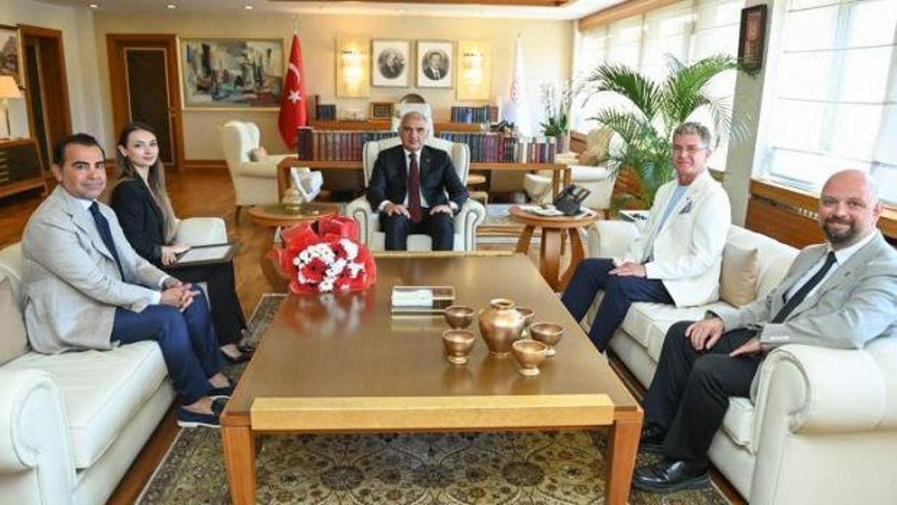 Kültür ve Turizm Bakanı Mehmet Nuri Ersoy, Nilay Tahiroğlu ve Tan Sağtürk ile birlikte