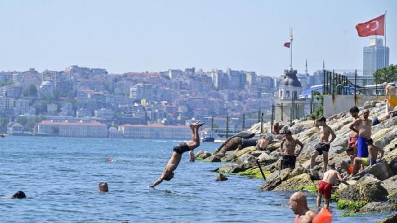 Türkiye haritası üzerinde hava durumu tahminlerini gösteren bir görsel.
