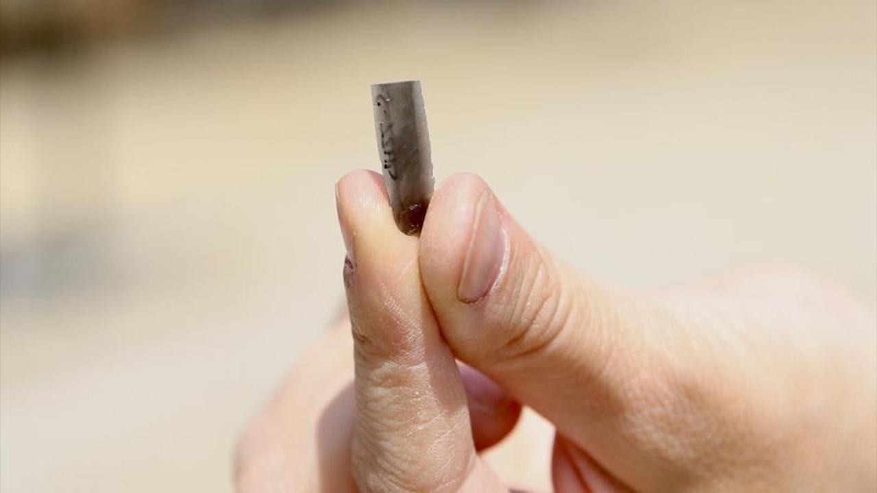 Çatlılar Höyüğü'nde bulunan Melos obsidyeninden yapılmış tarihi alet