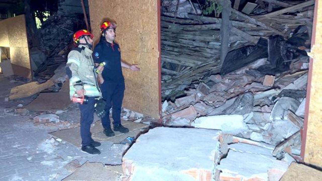 Avcılar'da yıkımı yarıda bırakılan bina gece &ccedil;&ouml;kt&uuml;