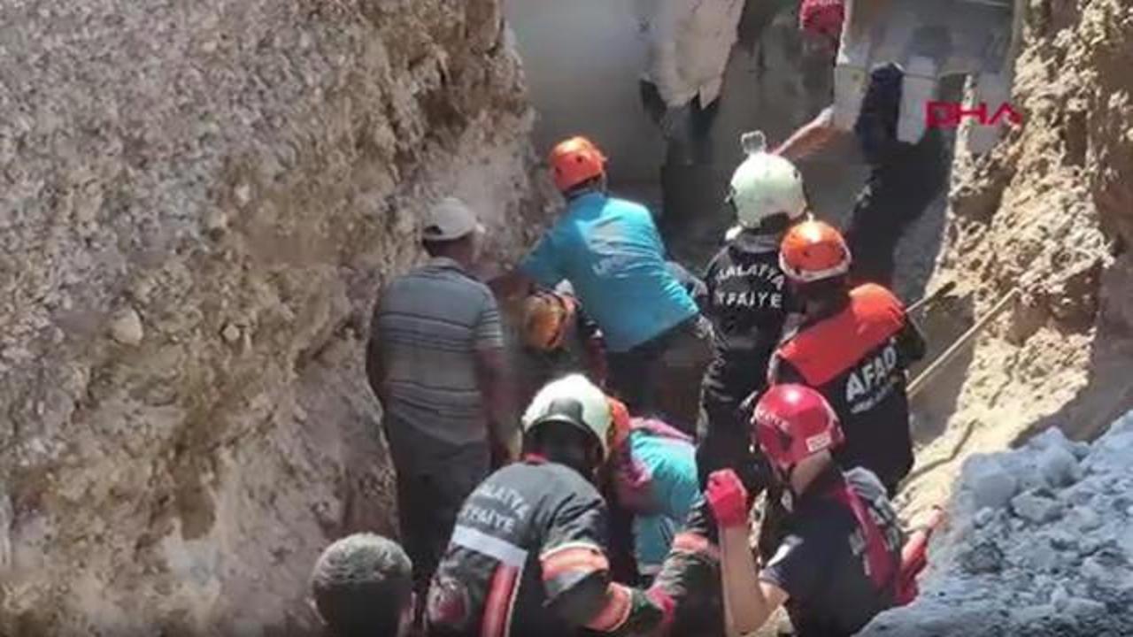 Malatya'da konut inşaatında g&ouml;&ccedil;&uuml;k! Toprak altında kalan iş&ccedil;iler kurtarıldı 