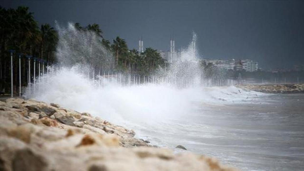 Marmara'nın g&uuml;neybatısı ile Kuzey Ege i&ccedil;in kuvvetli fırtına uyarısı