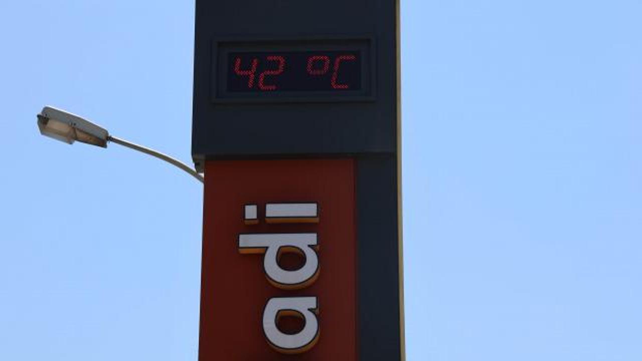 Şehir merkezi adeta yanıyor: Termometreler 42 dereceyi g&ouml;sterdi!