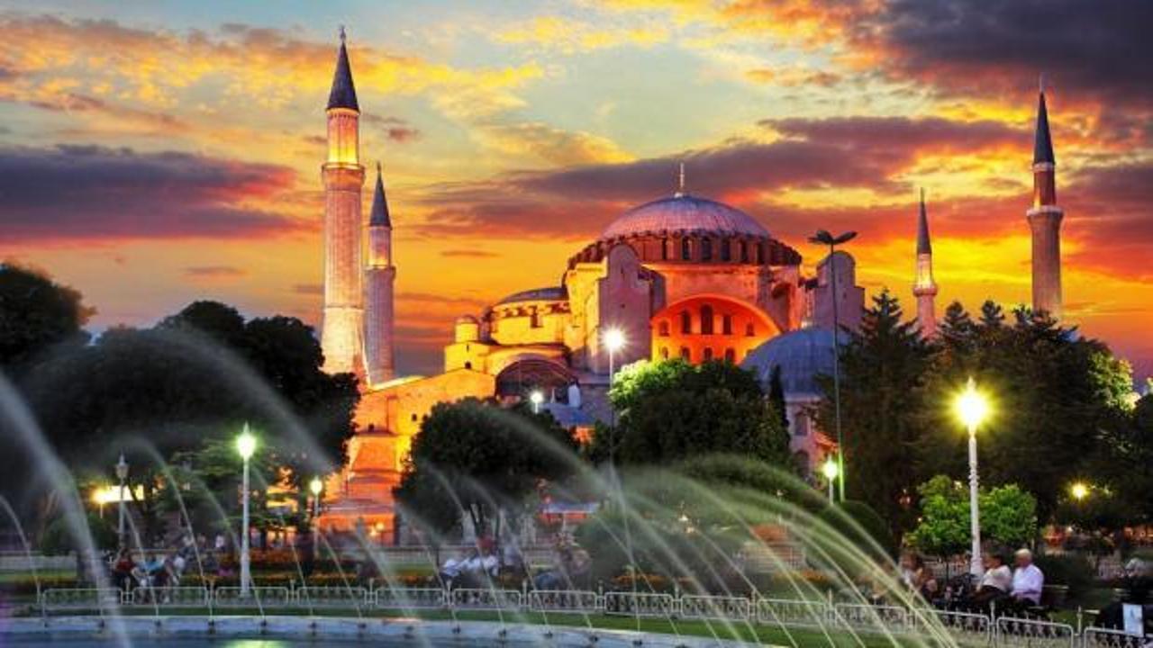 Sanat Tarihi Araştırmacısı Güler Yakışan İstanbul'da kültür sanat önerilerinde bulunuyor
