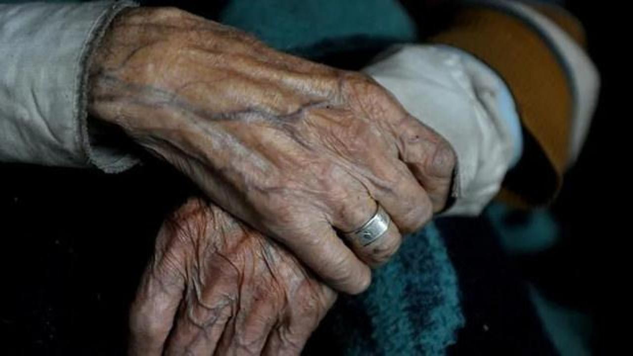 Yargıtay binası ve adalet terazisi görseli.
