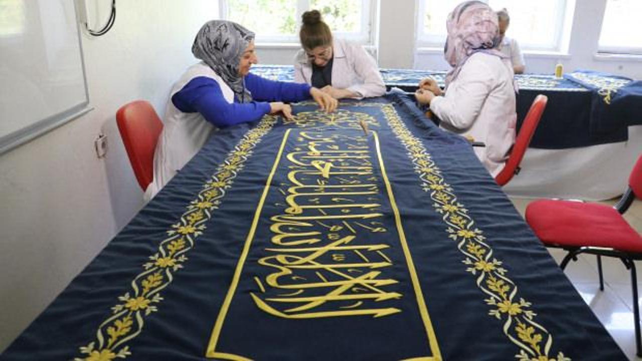 3'&uuml;nc&uuml; Selim'in t&uuml;rbesinin &ouml;rt&uuml;s&uuml;, Diyarbakır'da ilmek ilmek işleniyor