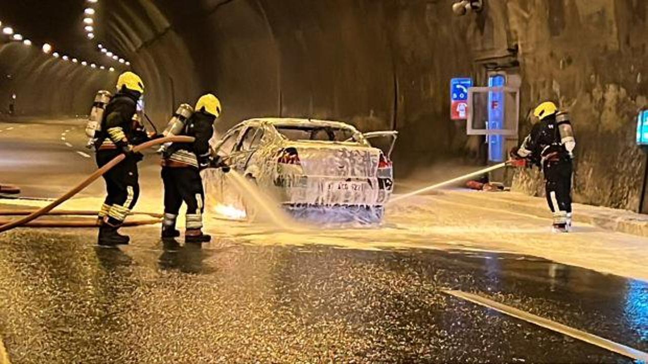 Ankara istikametine ulaşım durdu: Bolu Dağı T&uuml;neli'nde korkutan yangın!