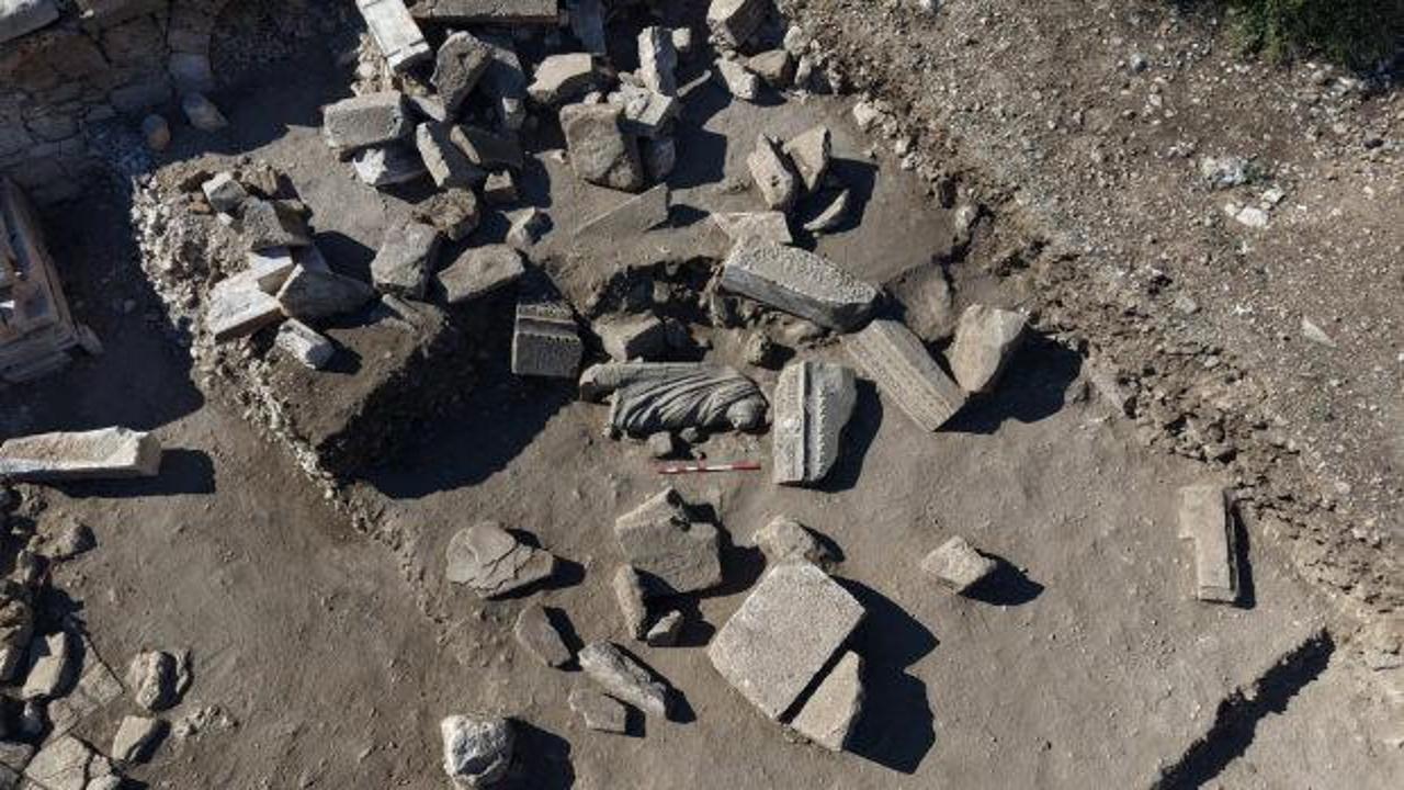 Aspendos'ta 1.800 yıllık keşif: Şifa inancını yansıtan heykel grubu ortaya &ccedil;ıkarıldı