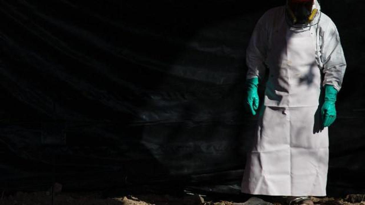 Babasının cesedini emekli maaşı i&ccedil;in dondurucuda sakladı