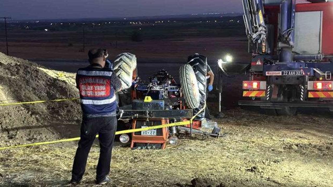 Devrilen trakt&ouml;r&uuml;n altında kalan karı-koca, yaşamını yitirdi
