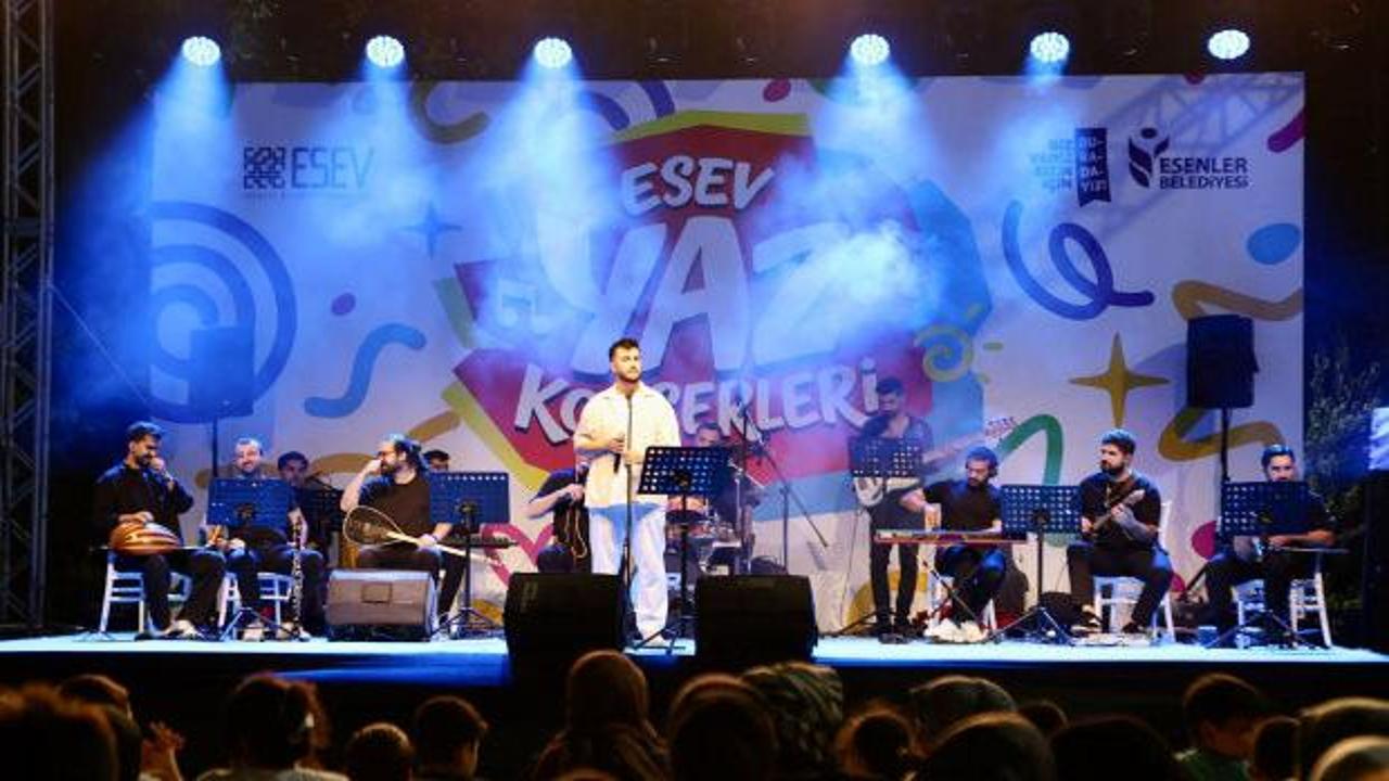 Esenler'de yazın ritmi ESEV konserleriyle y&uuml;kseliyor