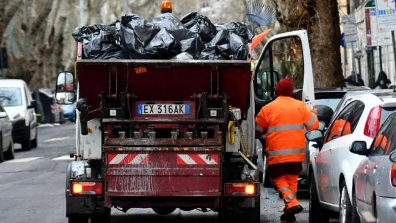 İtalya bu olayı konuşuyor! &Ccedil;&ouml;pl&uuml;kte bir g&uuml;n boyunca aradılar