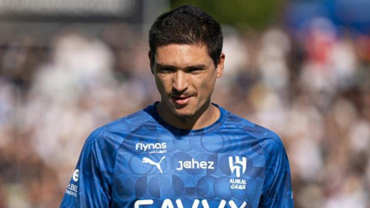 S&uuml;per Lig devi Darwin Nunez'i bitirdi! Menajeri İstanbul'a geliyor