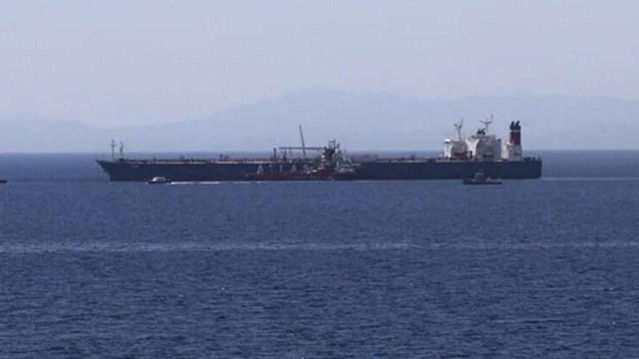  Umman a&ccedil;ıklarında kargo gemisi vuruldu