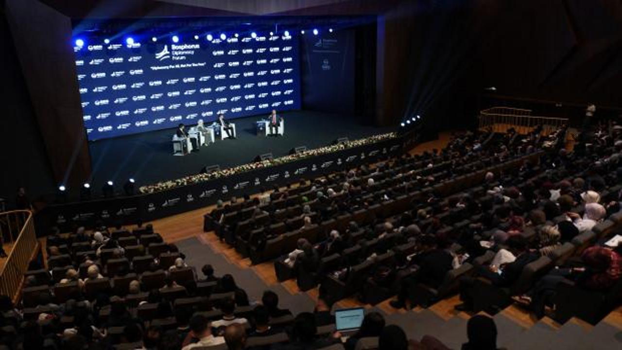 17 yaşındaki gen&ccedil;lerden d&uuml;nyaya diplomasi mesajı!