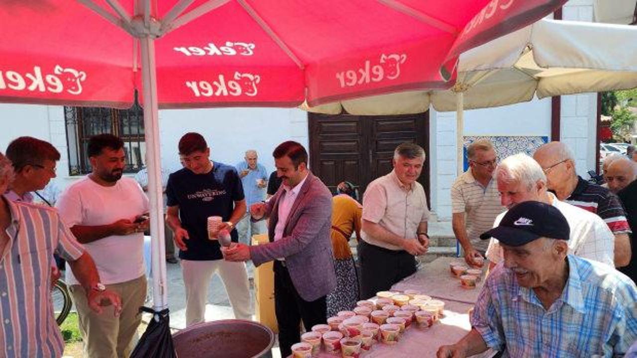 Aşure ikramına yoğun ilgi