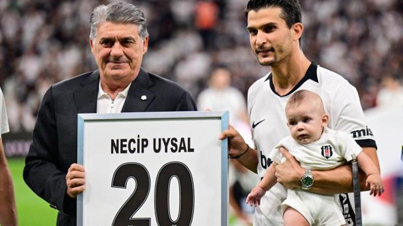 Beşiktaş Necip Uysal'a veda etti! 'Sonsuz sadakat'