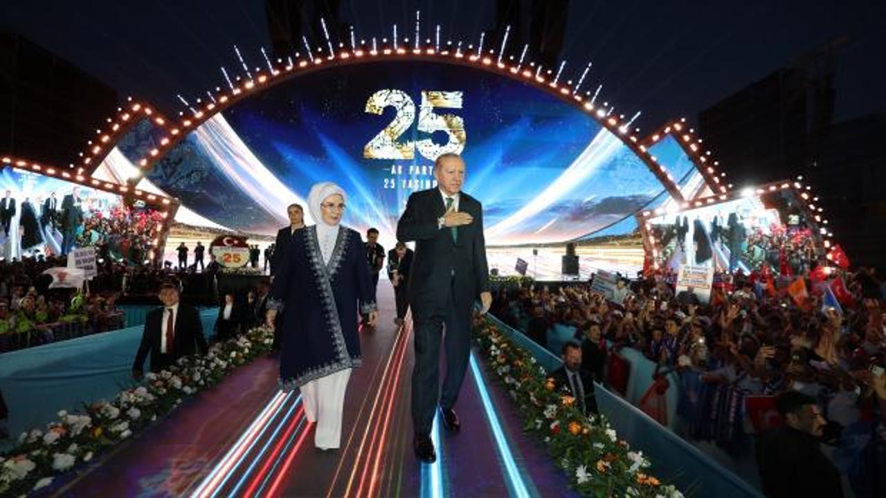 Emine Erdoğan'dan "AK Parti'nin 25. Kuruluş Yıl D&ouml;n&uuml;m&uuml;" mesajı