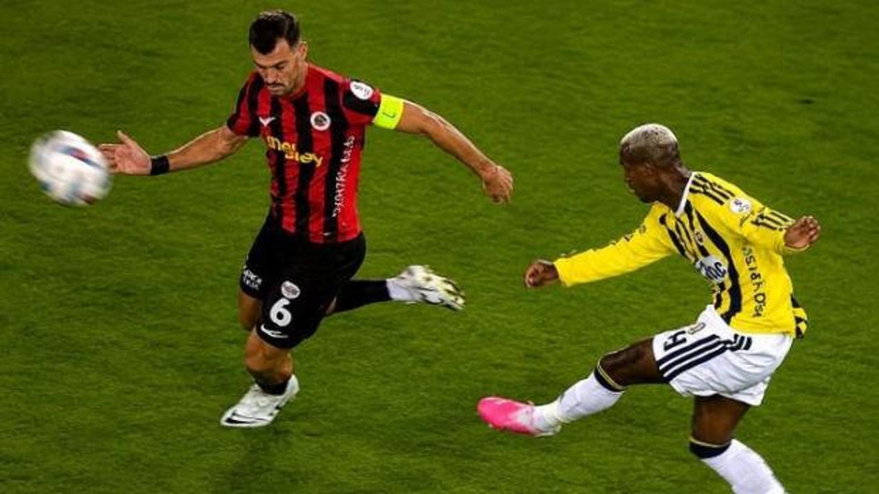 Fenerbah&ccedil;e penaltı bekledi! Eski hakemler tartışmalı pozisyonu yorumladı