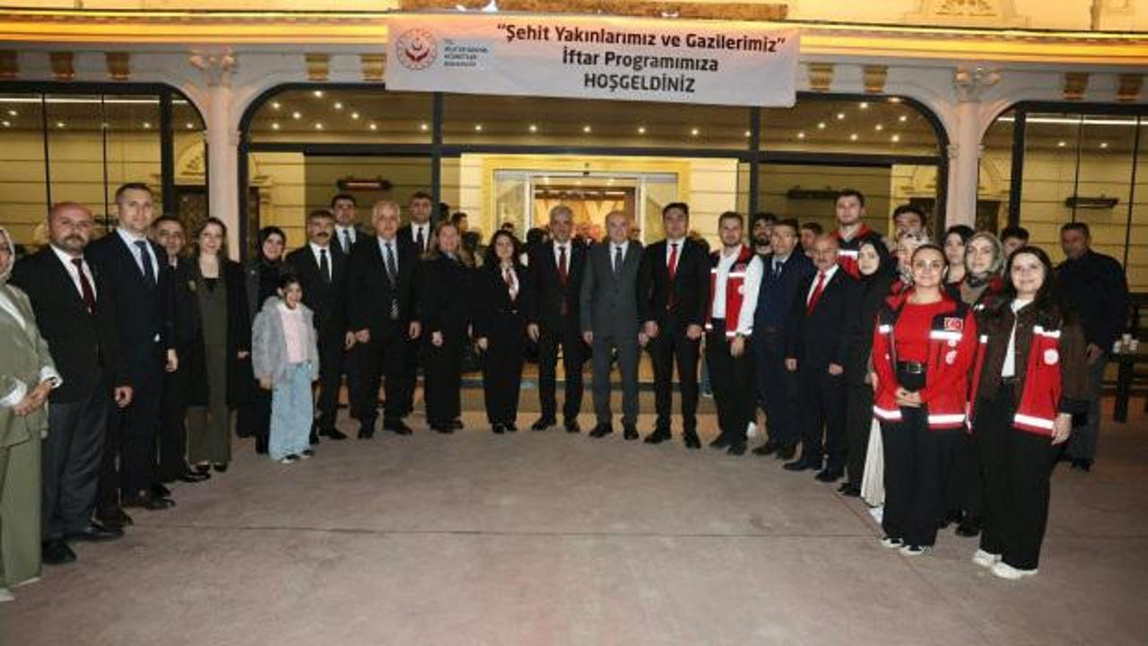 Gaziler ve Şehit Yakınları İftarda Buluştu