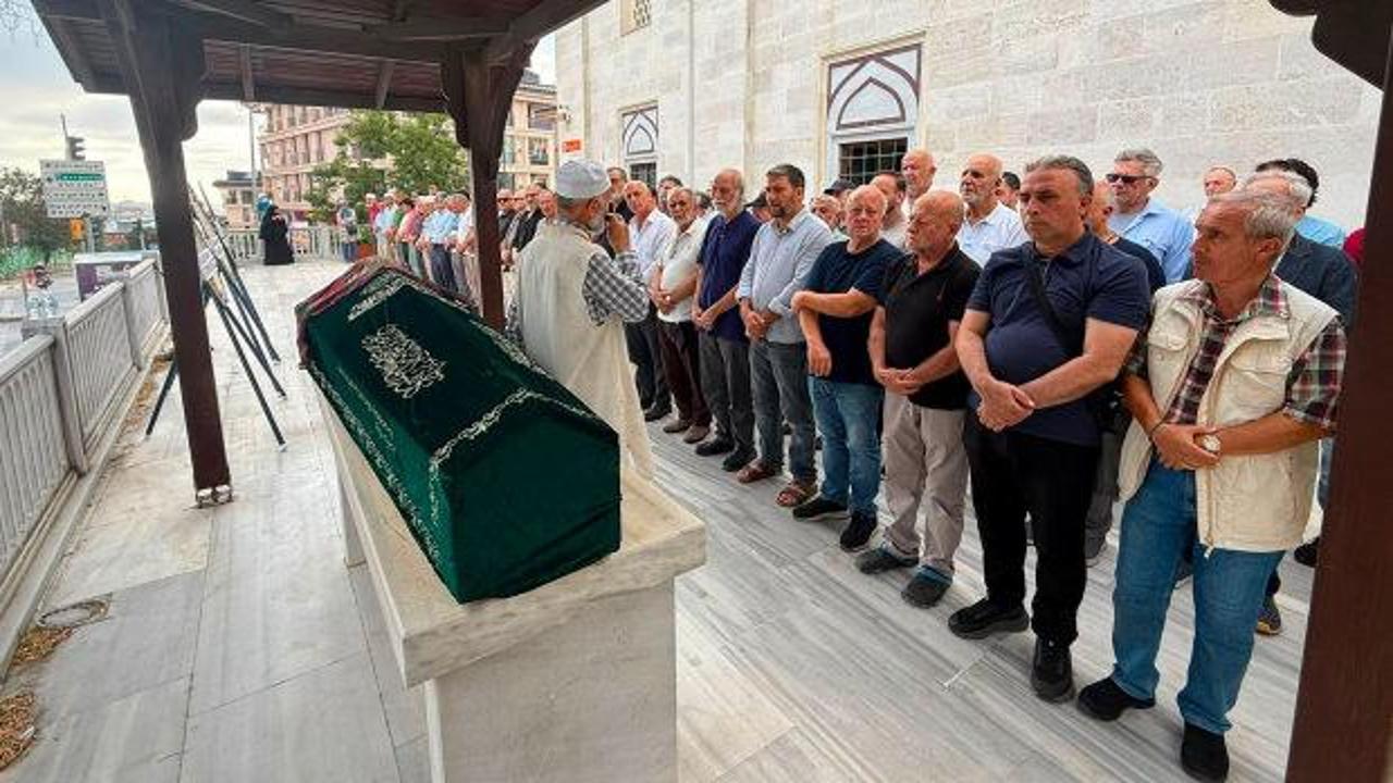 İhsan Kabil&rsquo;in annesi son yolculuğuna uğurlandı
