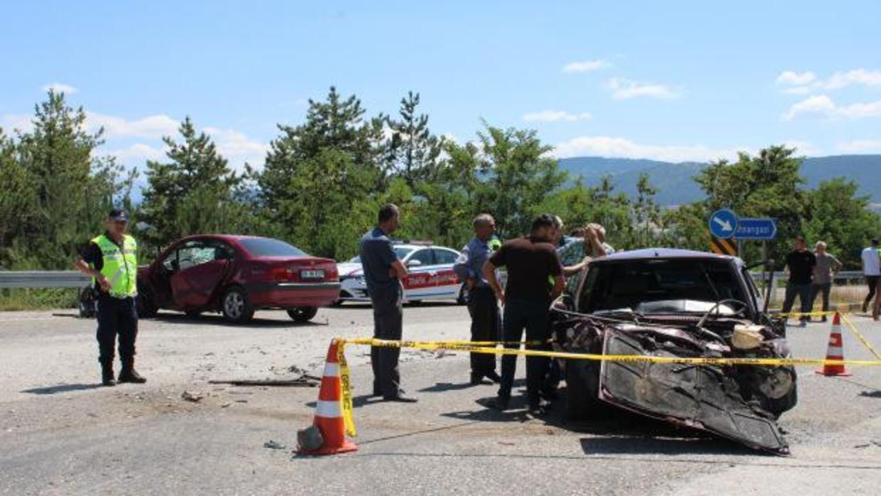 Kastamonu'da kahreden kaza: 1 &ouml;l&uuml;, 3 yaralı!
