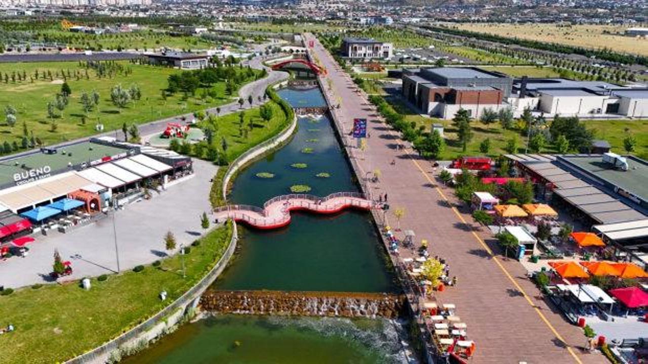 Kayseri'nin Recep Tayyip Erdoğan Millet Bah&ccedil;esi b&uuml;y&uuml;meye devam ediyor