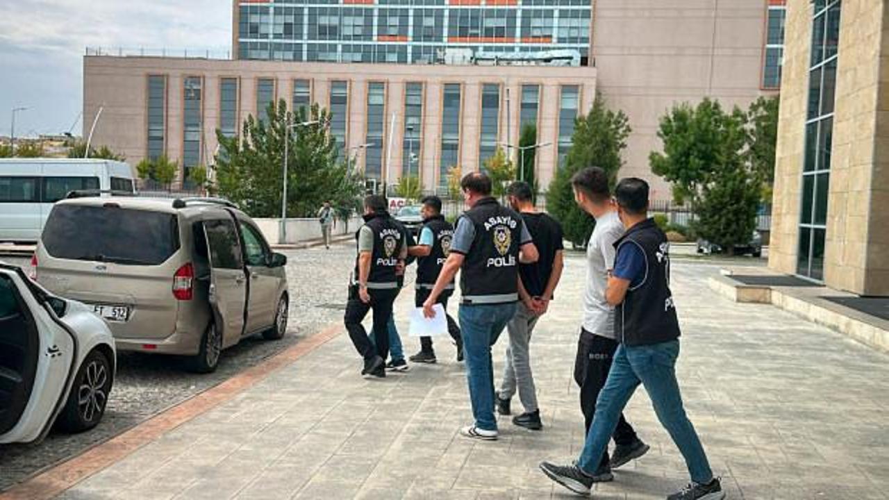 Uşak&rsquo;ta milyonluk soygun : G&ouml;zaltına alınan 3 ş&uuml;pheli tutuklandı