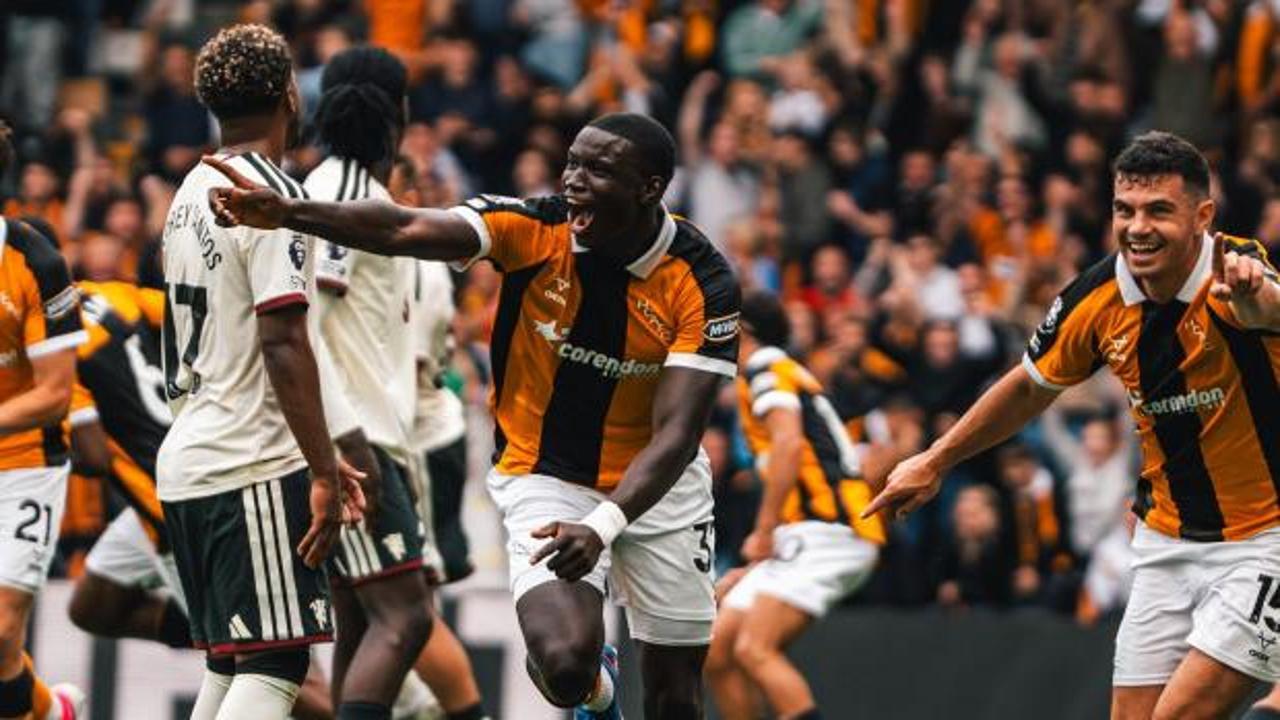 Acun Ilıcalı'nın takımı Hull City Premier Lig'e muhteşem başladı! MANU'yu s&uuml;p&uuml;rd&uuml;ler