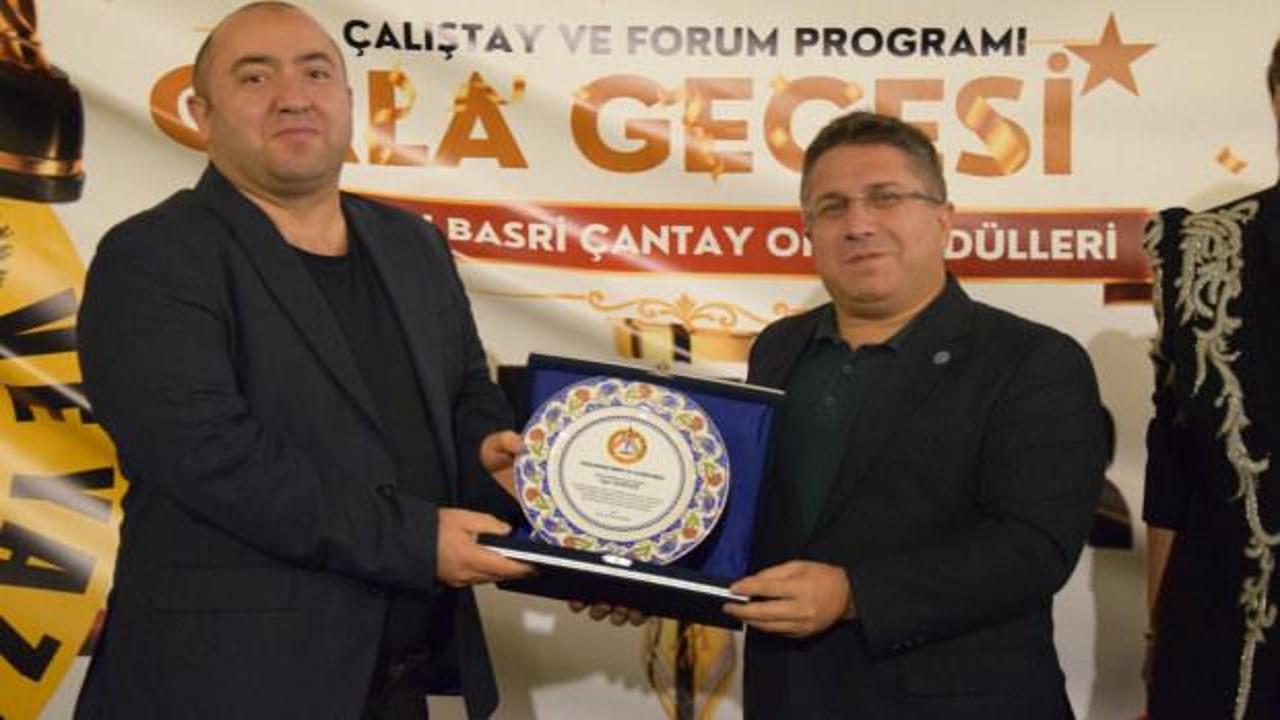 Azerbaycanlı gazeteci Agil Alesger'e başarı &ouml;d&uuml;l&uuml;