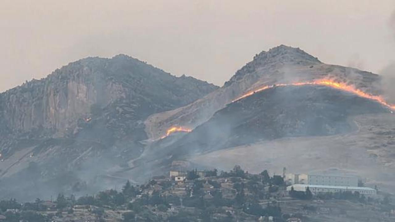 Ankara'da korkutan yangın: Geceyi aydınlattı!