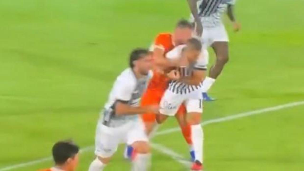 Beşiktaş isyan etti! Eski hakemler yorumladı: Tokat atması kırmızı kart