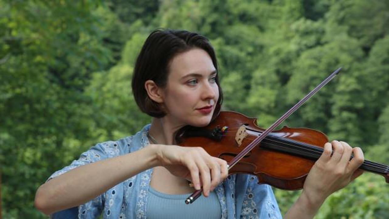 Amerikalı kemancının Susam Sokağı'ndan Rize'ye uzanan m&uuml;zik yolculuğu