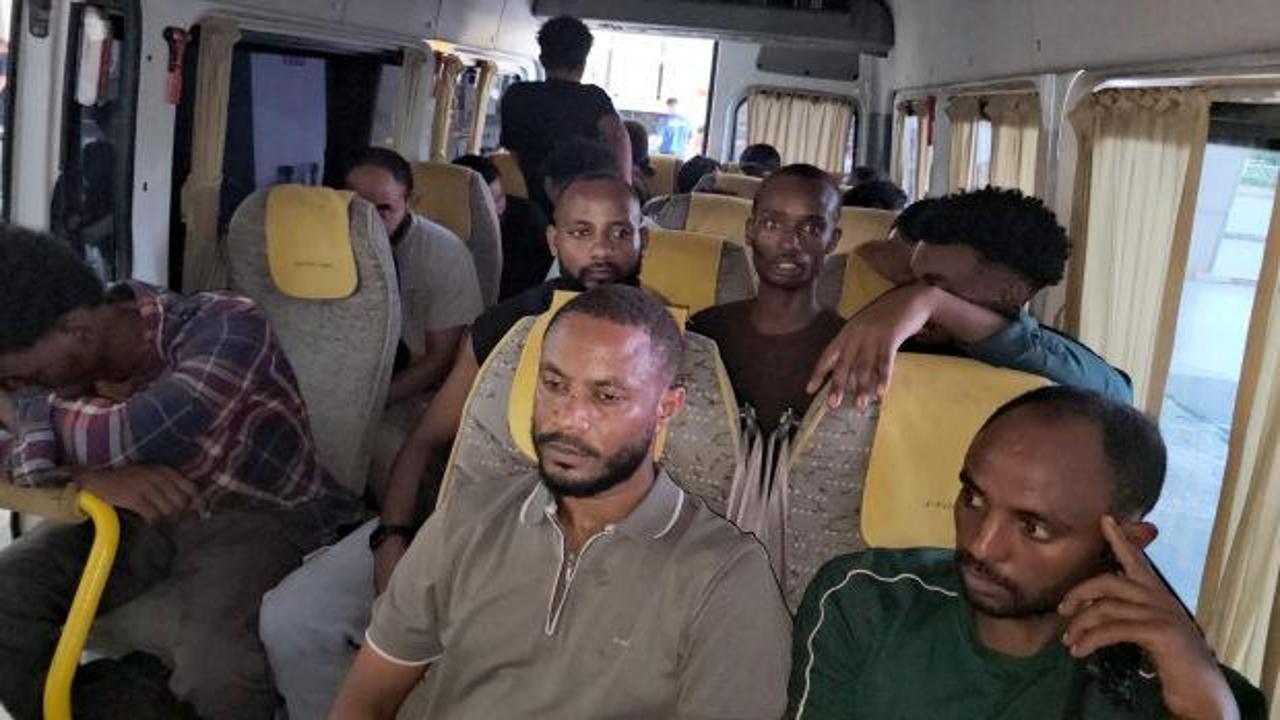 Edirne'de 19 Etiyopya Uyruklu Kaçak Göçmen Yakalandı, Sürücü Gözaltında