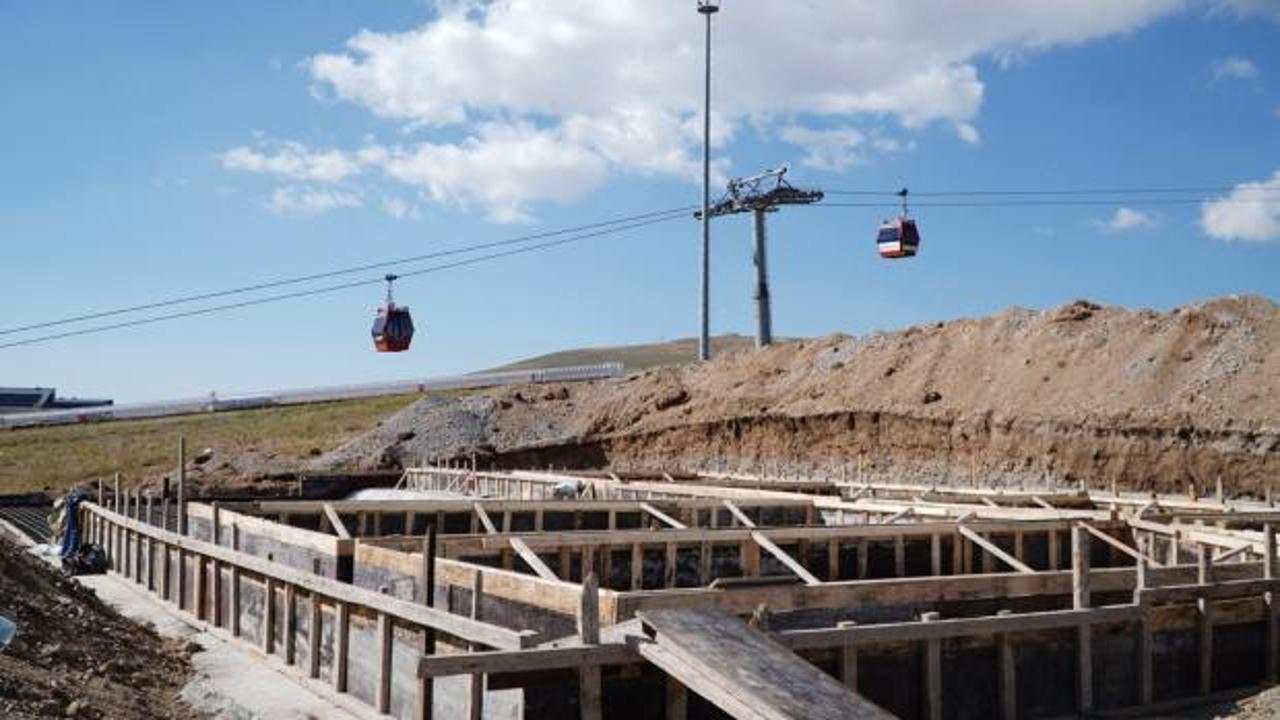 Erciyes'te T&uuml;rkiye'nin en uzun dağ kızağı tesisi i&ccedil;in &ccedil;alışmalar başlatıldı