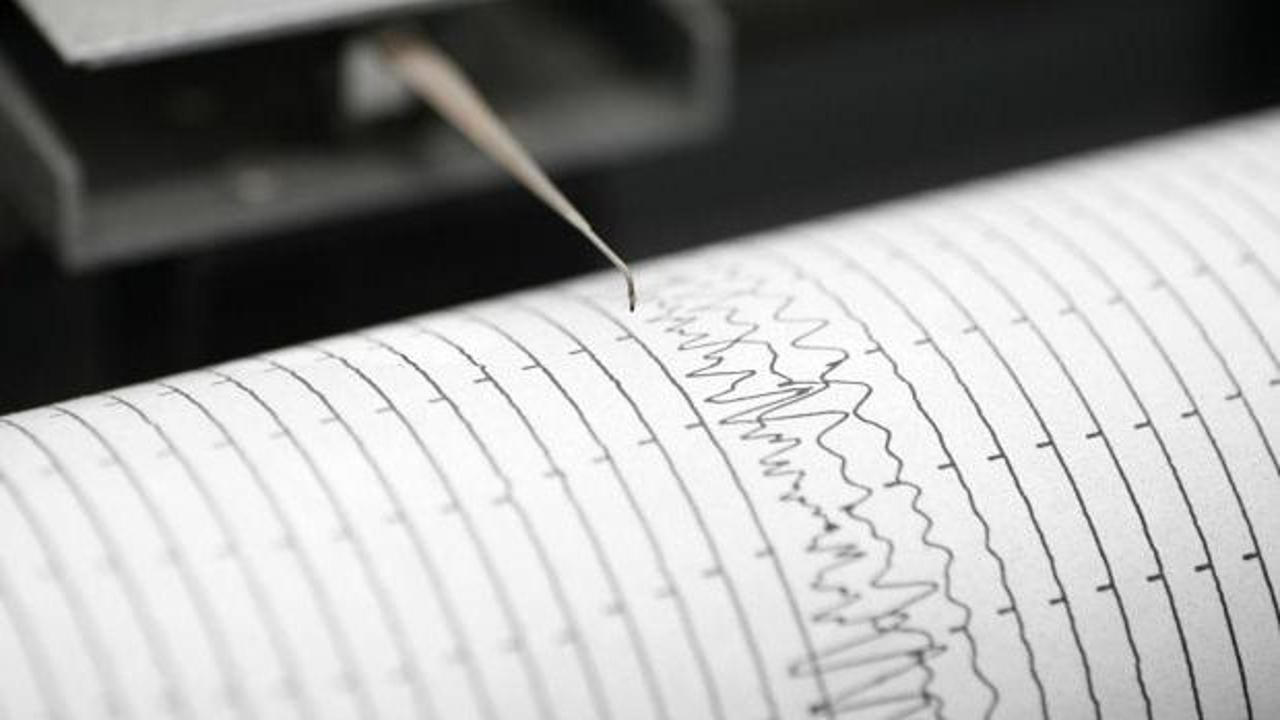 İstanbul'da deprem fırtınası! 50'ye yakın sarsıntı sonrası uzmanlardan peş peşe a&ccedil;ıklama