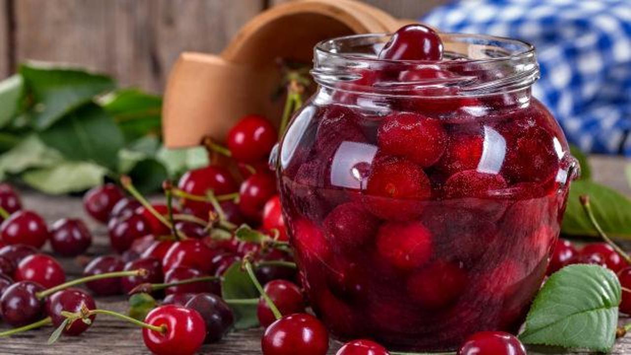 Kışlık vişne konservesi nasıl hazırlanır?