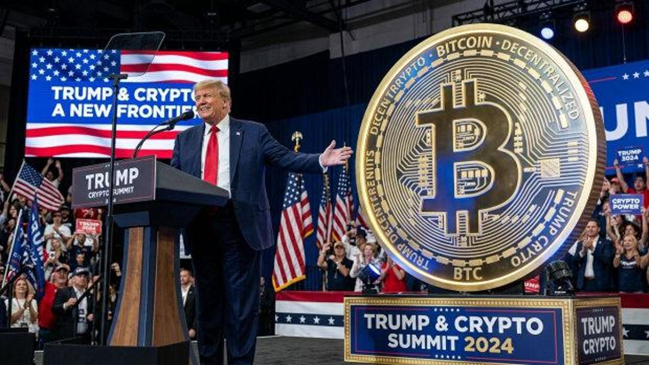 Kripto piyasasında tarihi sı&ccedil;rama! Trump'ın hamlesi 500 milyar dolar ekledi