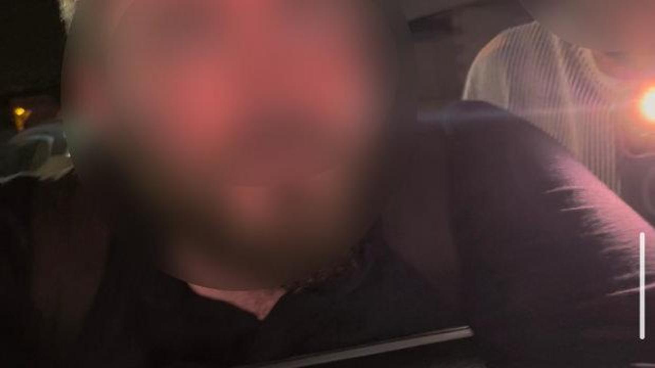 Kuytulcu olduğu &ouml;ne s&uuml;r&uuml;len iki kişi yol kesip otomobil durdurdu