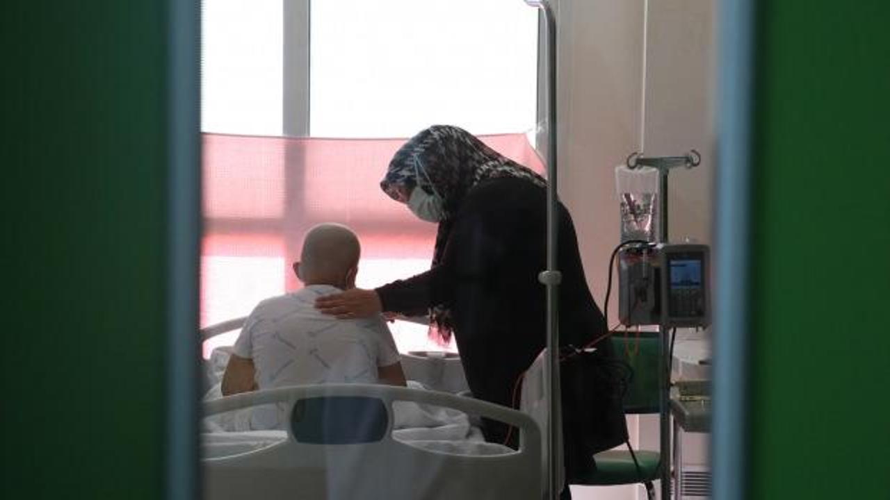 L&ouml;semi hastası oğluyla hastane odasında 9 aylık yaşam n&ouml;beti