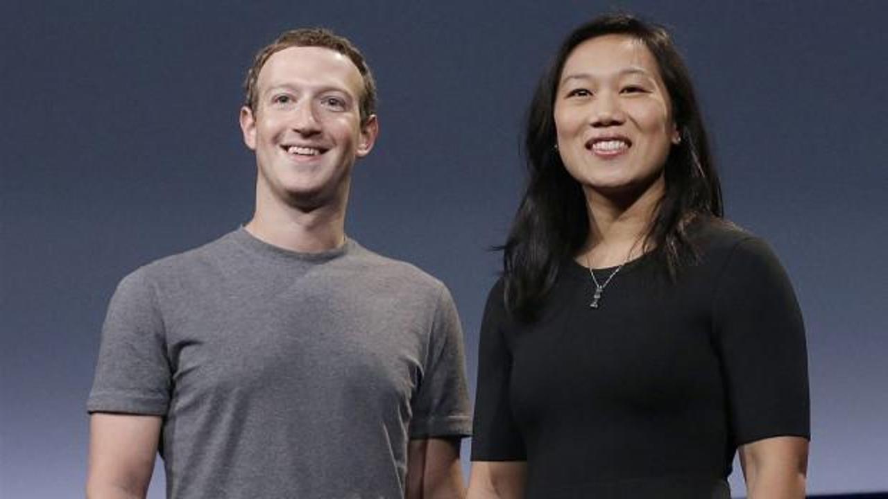 Mark Zuckerberg İrlanda'da şato satın aldı