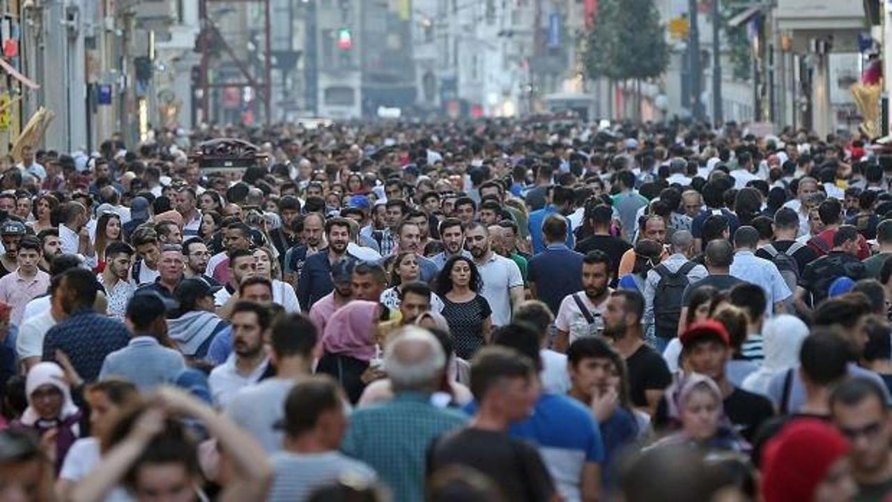 N&uuml;fus piramidi tersine d&ouml;n&uuml;yor: T&uuml;rkiye yaşlanıyor