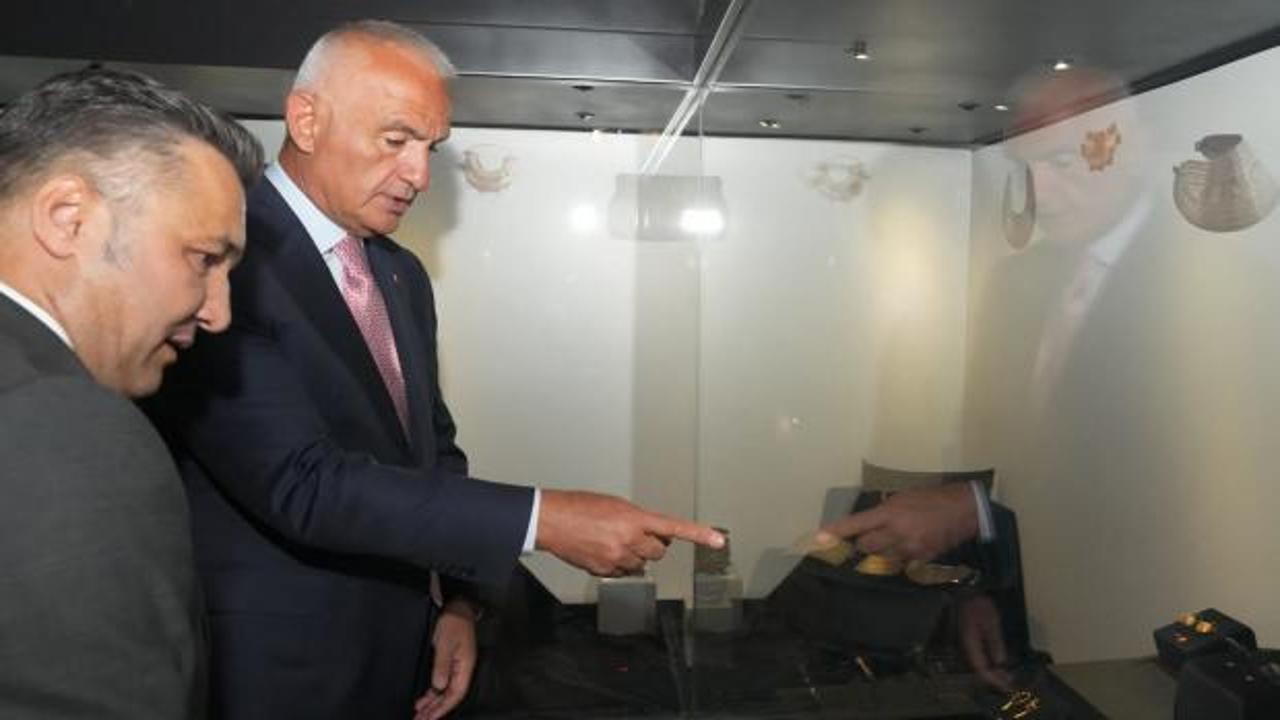 Taş ve kemikten g&uuml;n&uuml;m&uuml;ze: 12 bin yıllık tarih Ankara'da sergileniyor