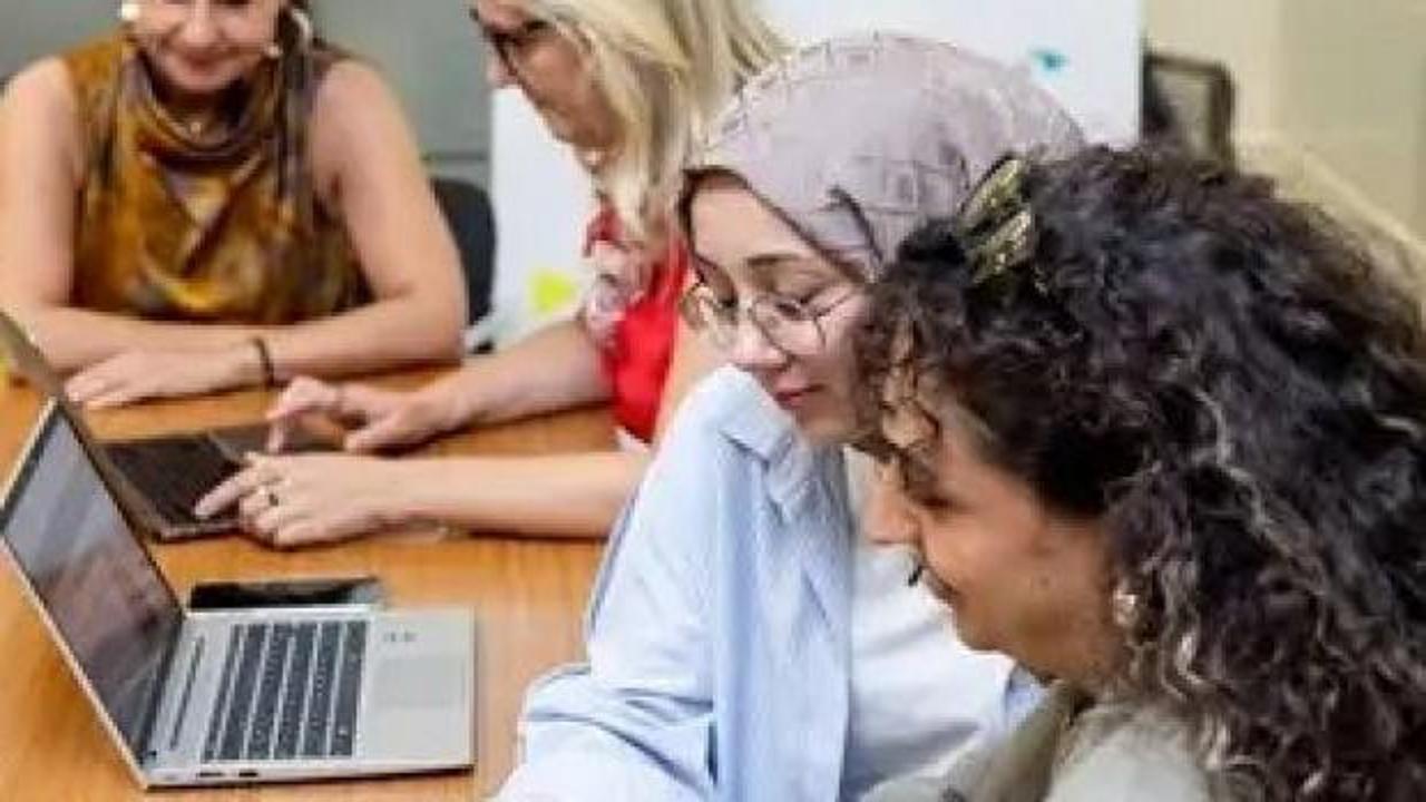 Teknolojinin g&uuml;c&uuml;yle kadın girişimcilere T&uuml;rk Telekom'dan 3 milyon liralık hibe destek