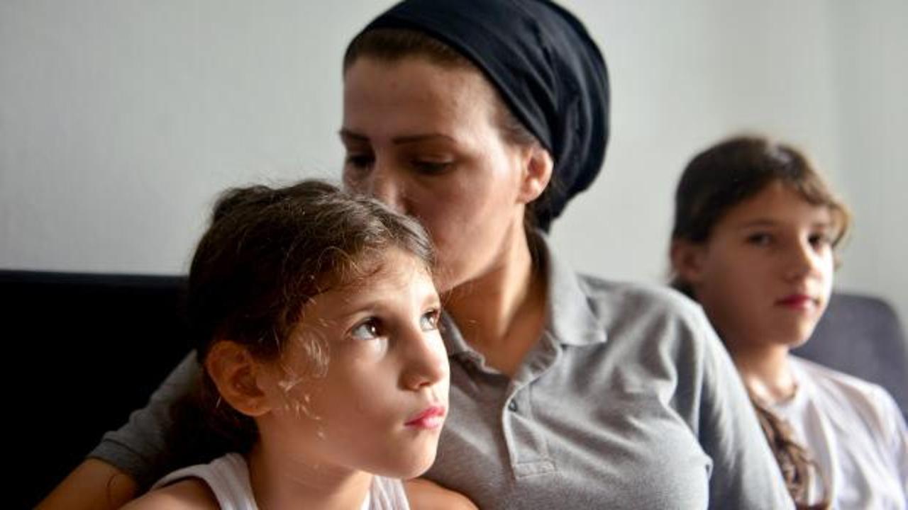 11 yaşındaki Ayşeg&uuml;l 3 yıldır seslere hasret! Ailenin tek isteği var