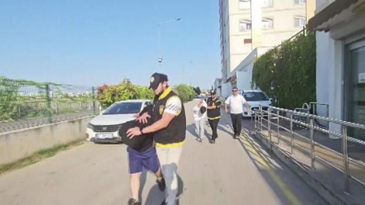 Adana'da arkadaşları ile kurduğu masada &ouml;ld&uuml;r&uuml;ld&uuml;! 2 ş&uuml;pheli cesetle saatler ge&ccedil;irdi 