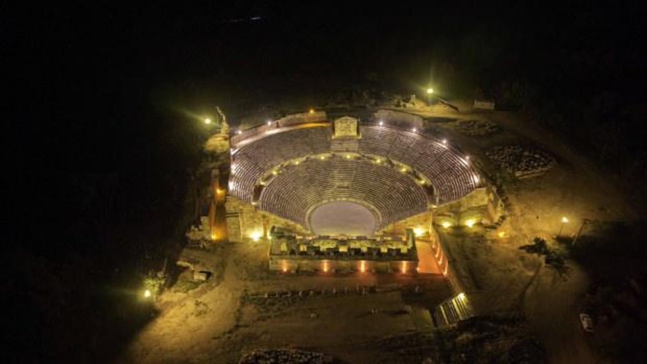 Bakan Ersoy: Gece m&uuml;zeciliği kendi enerjisini &uuml;retecek: Tlos Antik Kenti &ouml;rnek olacak!
