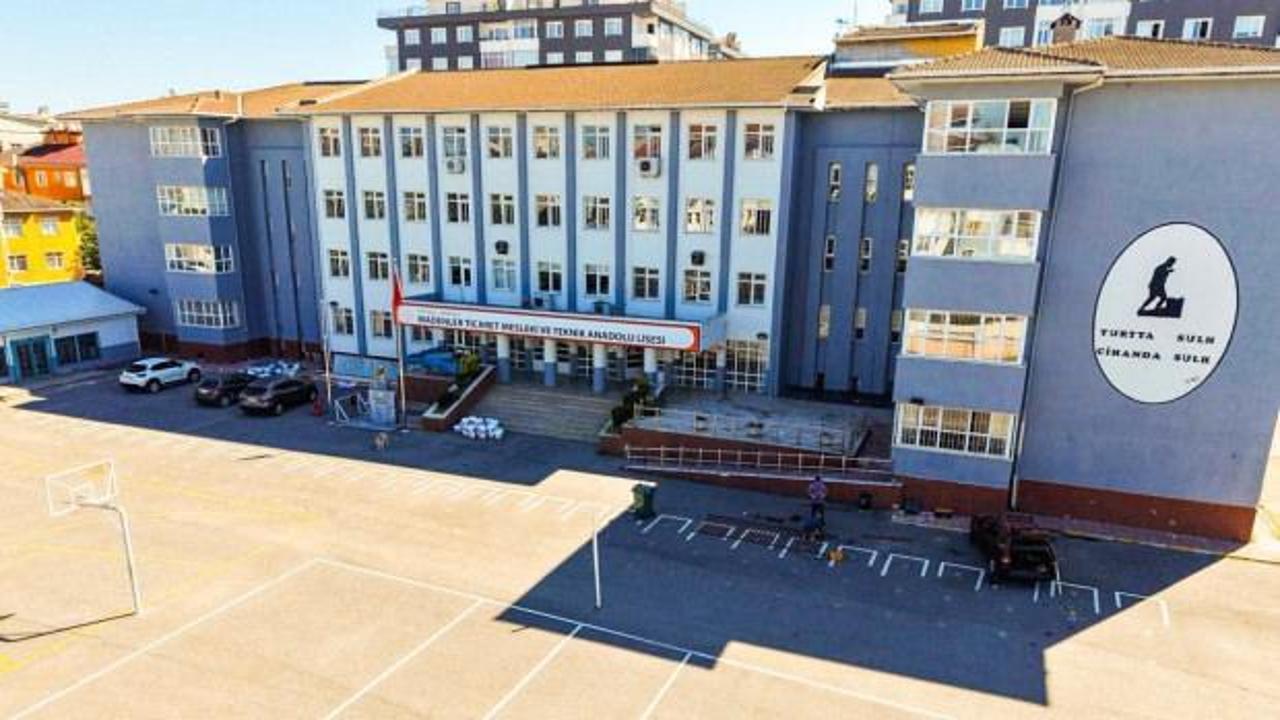 Eğitime belediye eli: &Uuml;mraniye&rsquo;de okullar yeni eğitim &ouml;ğretim yılına pırıl pırıl hazırlanıyor