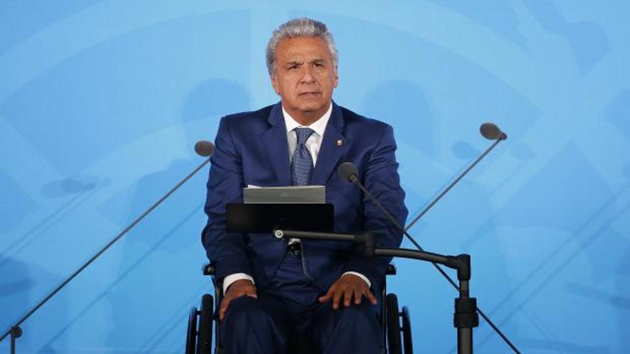 Eski Devlet Başkanı r&uuml;şvet su&ccedil;undan hapis cezasına &ccedil;arptırıldı