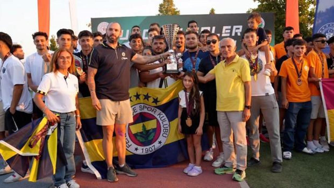 Fenerbah&ccedil;e'den &ccedil;ifte zafer!